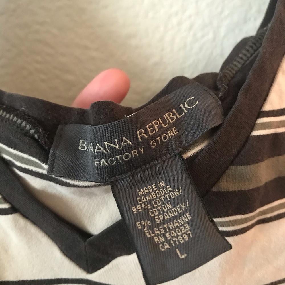 Cute basic tee - Picture 2 of 2